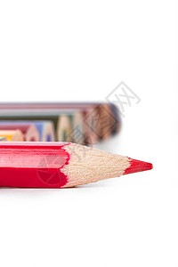 色彩多彩的笔 聚焦于红色素描白色空白绘画铅笔办公室宏观艺术写作图片