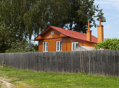 Wooden乡村之家窗户村庄住宅财产房子家园棕色建筑地面栅栏图片