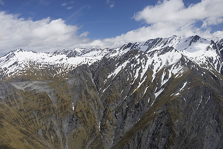 积雪山峰图片