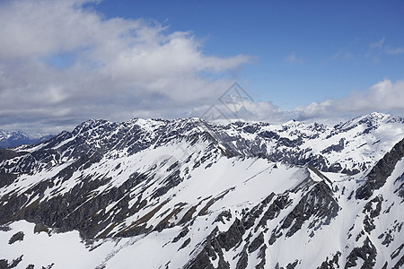 雪覆盖的山峰顶峰地形风景地理图片