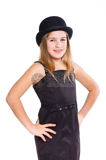 戴保龄帽子的女孩头发剧院领带裙子女性投球孩子黑发娱乐衣服图片
