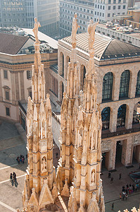 米兰的杜奥莫全景艺术大教堂雕塑旅行风景教会雕像纪念碑城市图片