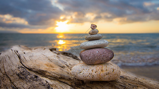 Zen 石头花岗岩海洋晴天卵石木头风水风景天堂平衡冥想图片