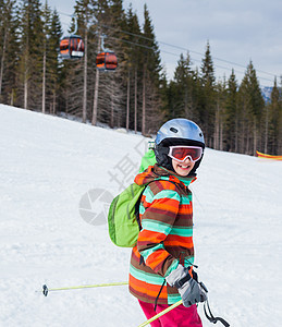 滑雪女孩晴天活动套装粉末婴儿背光运动青年孩子们娱乐图片