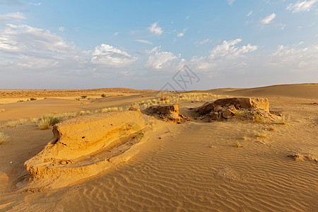 印度拉贾斯坦邦Thar沙漠的Dunes观光旅游风景日光沙漠土地沙丘天空日落旅行图片