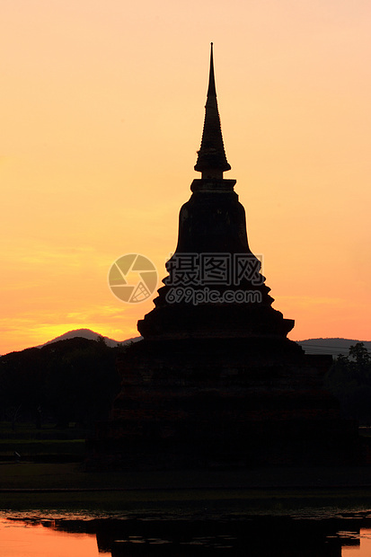 Sukhothai历史公园冥想丛林地标古董热带祷告宗教雕塑雕像吸引力图片