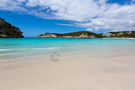 巴利阿里奇Ciutadella的海滩支撑太阳旅行天空假期岩石蓝色海洋树木地标图片