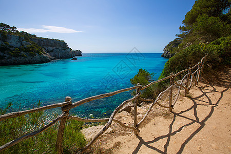 松绿的Balearic地中海石头天空晴天海景旅行地标观众支撑海滩海岸线图片