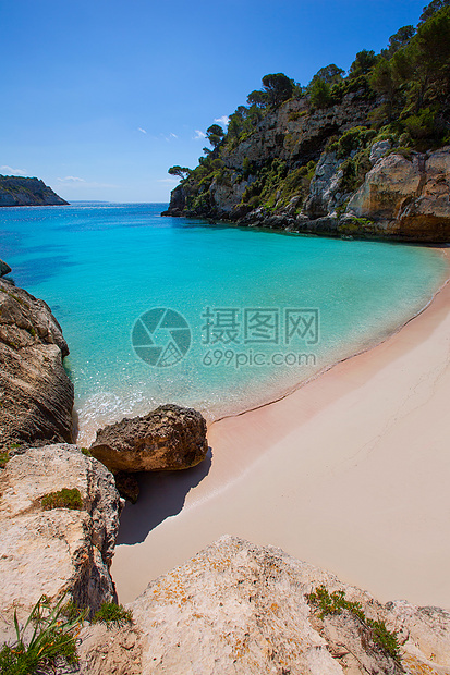 巴利阿里群岛Menorca的海岸线天空石头悬崖晴天树木假期海洋旅行岩石图片