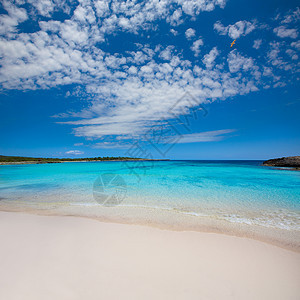 Ciutadella岛的海滩海景地标波浪泡沫天空假期海岸蓝色晴天海岸线图片