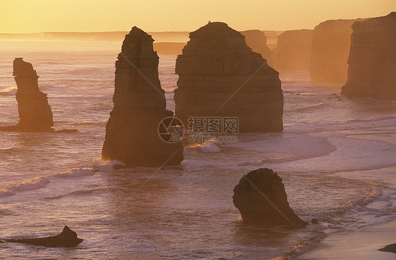澳洲维多利亚大大洋路日落时十二门使者图片