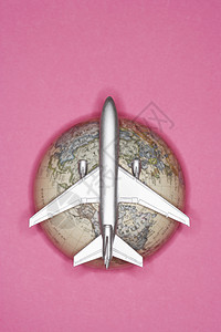卡通飞机地球演播室的模拟飞机 从上面拍摄到背景