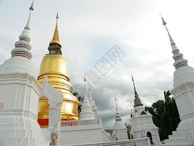 Wat Suandok 瓦丁多羊毛旅行建筑学天空翡翠宝塔佛教徒寺庙图片