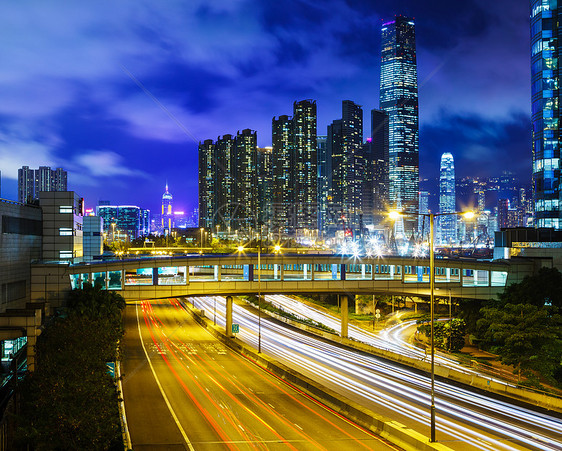 城市的交通路线植物天空住宅住房天际踪迹景观建筑图片