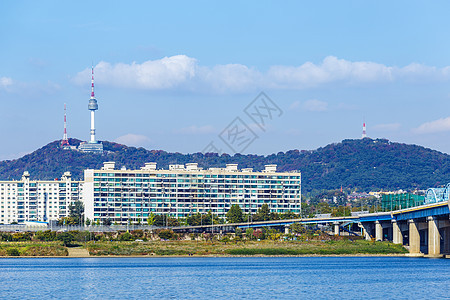 韩国南首尔市建筑学景观晴天城市天际建筑蓝色天空风景场景图片