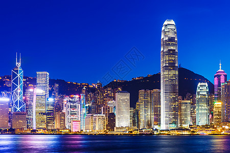 香港晚上的天线公司金融办公室天际建筑地标摩天大楼港口城市商业区图片