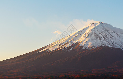 富士山日落积雪粉色顶峰火山阳光植物公吨冰镇图片