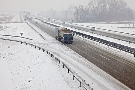 雪地高速公路主路车道货运路线运输旅行卡车速度沥青状况图片