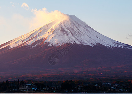 富士山植物顶峰日落公吨阳光火山粉色冰镇积雪图片