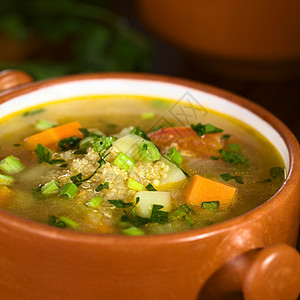蔬菜奎诺亚汤盘子饮食午餐洋葱营养香菜食物土豆粮食图片