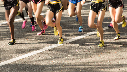 马拉松运动耐力活力速度女性竞赛人群事件体育街道图片
