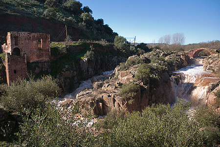 西班牙安达卢西亚Jaen省利纳雷斯皮利亚戈罗曼桥电流遗产风景自然景观流动水流图片