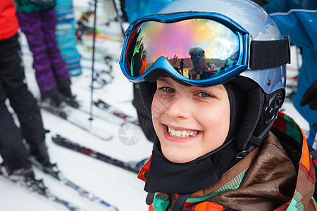 滑雪女孩婴儿头盔自由运动套装衣服风镜背光季节越野图片