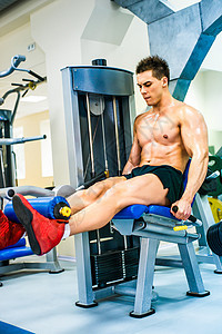 体积建造者肌肉成人健身房男性白色运动员胸部力量建设者肩膀图片