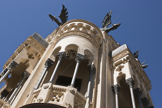 龙之屋 因其装饰甲板的巨大神话雕塑而得名 这座建筑是非洲赌场的所在地 三层历史主义建筑 由瓦伦西亚建筑师 Cortina Pre图片