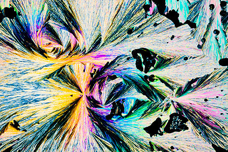 极化光线下苯甲酸晶体实验魔法化学品冥想显微镜照片宏观光谱微晶彩虹图片