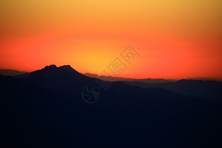 红山的日出阳光场景橙子历史戏剧性季节旅游世界日落旅行图片