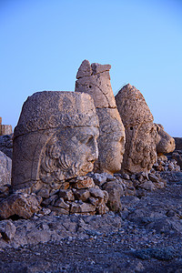 纳鲁特山神的纪念碑岩石旅行国家遗产考古学心地上帝雕像历史古董图片