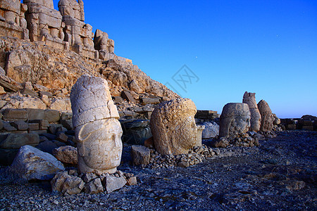 纳鲁特山神的纪念碑历史世界国家雕像石头遗产旅行雕塑岩石火鸡图片