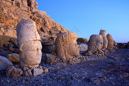 纳鲁特山神的纪念碑石头旅行心地世界历史岩石雕塑旅游国家雕像图片