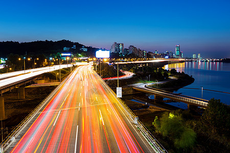 晚上首尔市风景踪迹建筑学商业景观天空建筑城市金融天际交通图片