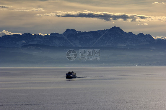 海 湖地平线灯塔海滩旅行土地风景港口假期蓝色旅游图片