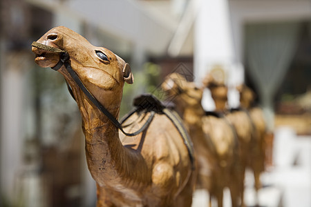 在阿联酋迪拜 迪拜和迪拜的老Bastakia区展出出售的木雕骆驼背景图片