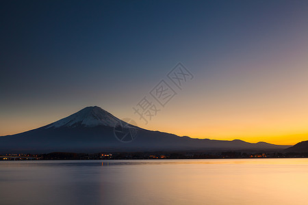 日落时富士山图片