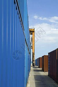 在Limassol塞浦路斯畜场看到堆叠集装箱和起重机贸易码头加载天空贮存运输命令货运送货港口图片