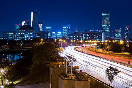 首尔市夜间建筑大厅日落景观公司建筑学踪迹天空通道金融图片