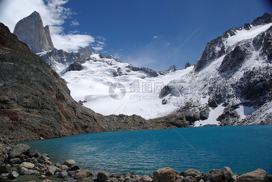 巴塔哥尼亚湖荒野波峰石头风景冰川顶峰地质学池塘岩石登山图片