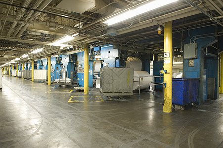 一家报纸厂的内地观点工厂滚筒材料打印经济商业印刷制造业水平命令图片