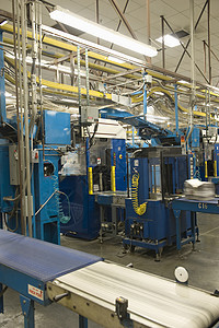 报纸制作和印刷过程的浏览情况工厂机械商业仓库职场命令制造业蓝色出版打印图片