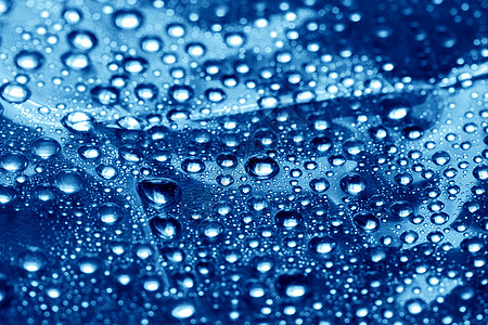 蓝水滴天气风暴淋浴宏观气泡液体珠子雨水飞沫蓝色图片