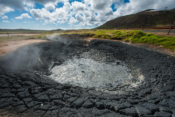 泥罐火山喷气气泡地热温泉陨石水晶反差沸腾天空图片