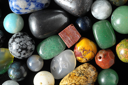 彩色的半稀有宝石康复紫晶岩石手工水晶珠子玛瑙矿物质装饰品地质学图片