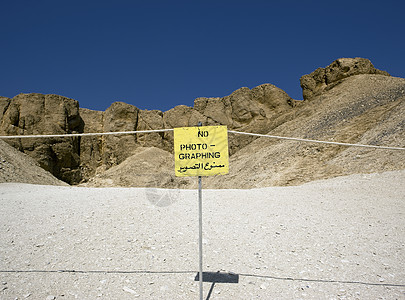 禁止在帝王谷拍照的标志 尼罗河西岸底比斯联合国教科文组织世界遗产埃及北非非洲图片