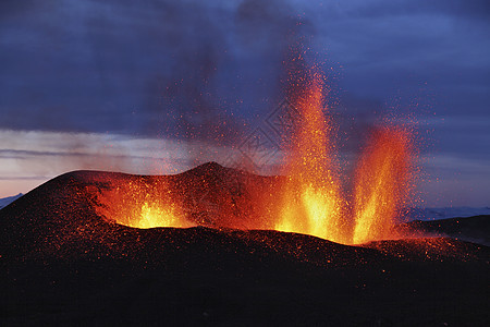 冰岛火山喷发图片