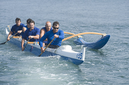 水上越野独木舟小组男士团队海洋运动混血组浮筒力量海女外表运动员图片