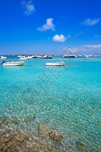 湖Formentera船假期海岸海滩旅游支撑地标血管旅行晴天小岛图片
